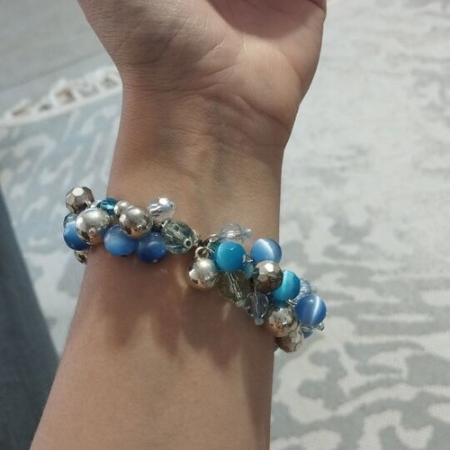Bracelet with Blue and Turquoise Beads cluster style, like new