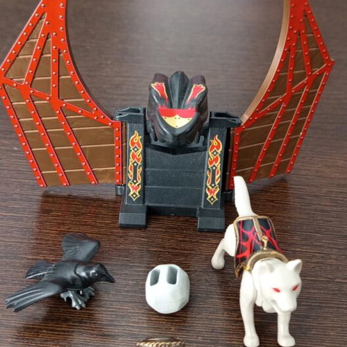 Playmobil knight accessories used