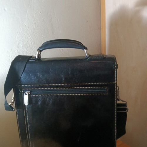 Lavor leather shoulder and hand bag new, black