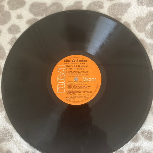 Elvis Presley vinyl album 2 discs used with 40 hits