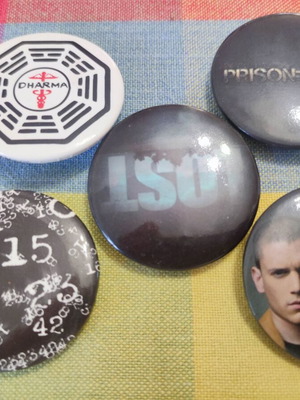 Lost and Prison Break vintage pins, pack of 5 medium size rare
