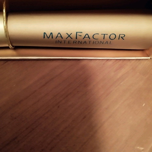 Max Factor powder brush unused