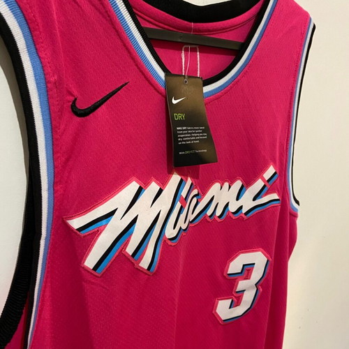 Wade Miami Heat Jersey like new