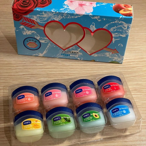 Lip balm set new with 8 different fruit flavors