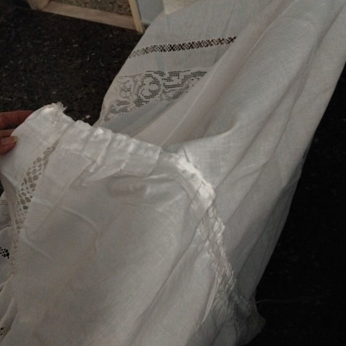 Linen curtain with azur machine embroidery, like new