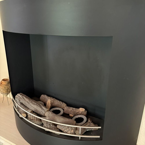 Bioethanol Fireplace like new with oval cylindrical design