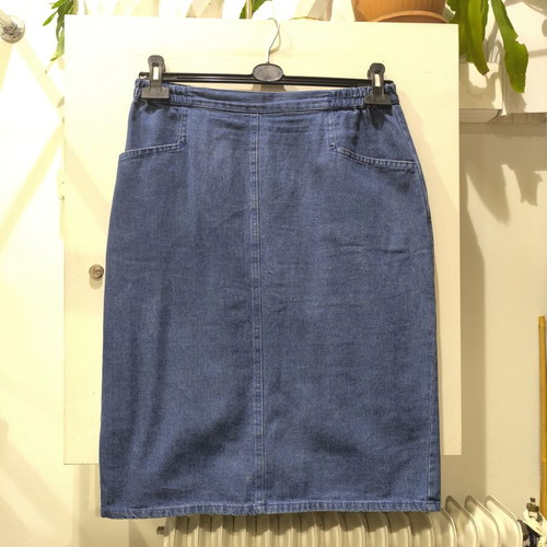 Denim skirt L-XL like new, blue, with pockets