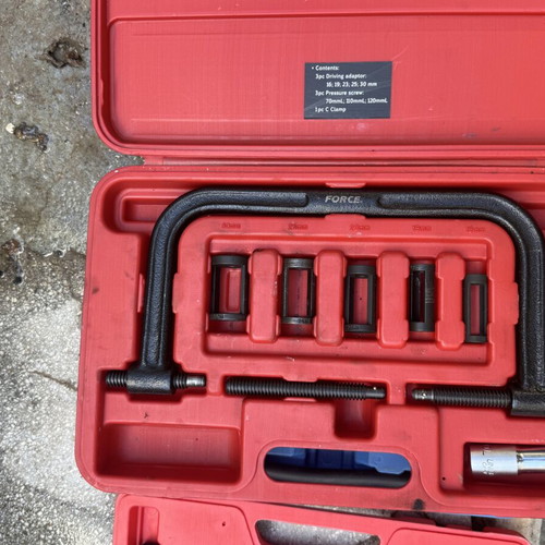 Cylinder Head Valve Remover Tool like new
