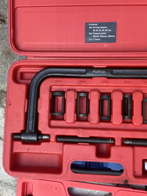 Cylinder Head Valve Remover Tool like new