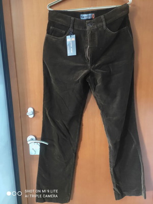 Men's brown velvet pants new, size 42