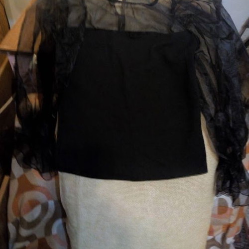 Bellissimo black sheer puff sleeve top like new, size M