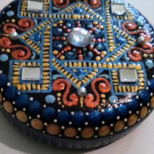 Mandala Stone handmade decorative round 7 cm new