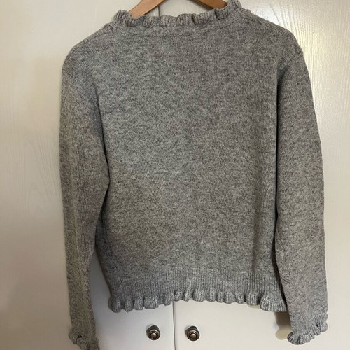Women's gray cardigan with ruffles and pearl buttons new, one size