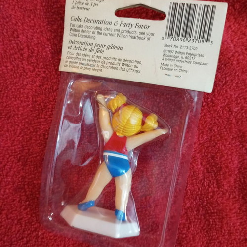 Cake figure like new with base