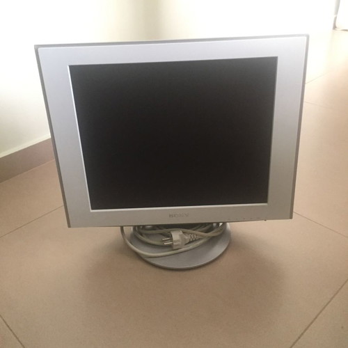 Sony TFT 17-inch computer monitor used without scratches