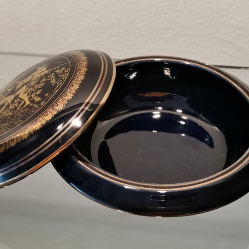 Porcelain jewelry box used with 24k gold, vintage