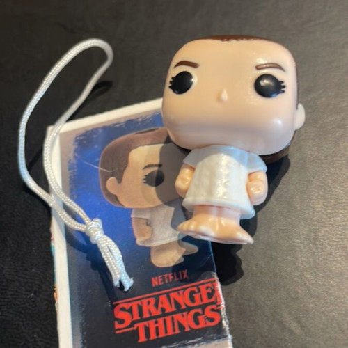 Stranger Things Kinder Joy VC269 figure with tag and cord