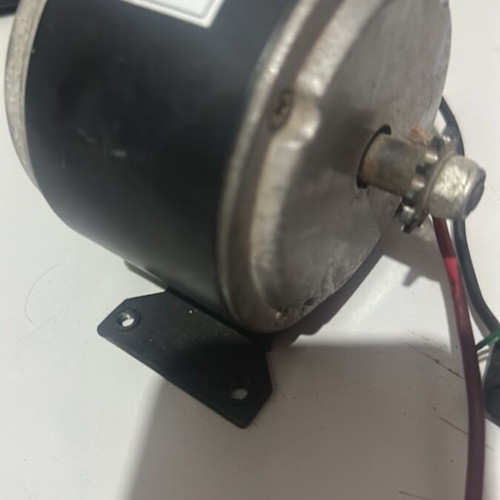 Motor 24 volt with small gear, 11 teeth