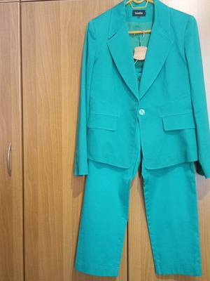 Lussile suit jacket and pants set used (capri)