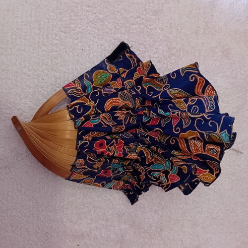 Vintage fan hat like new, Indonesian style bamboo multicolor