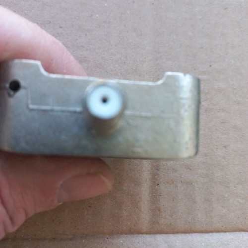 Matel antenna splitter new with one input and two outputs