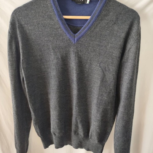 Koan men's V-neck knitted sweater gray new, size S