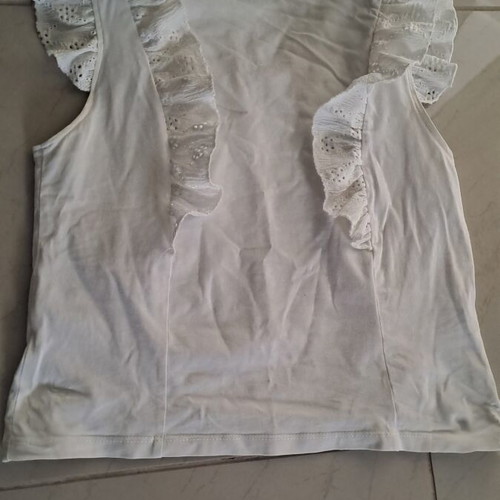 Mango white blouse with embroidered ruffles size S like new