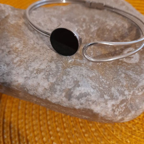Skagen stainless steel bracelet like new, black and silver