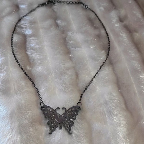 Butterfly women's necklace like new, silver set of 3 pieces
