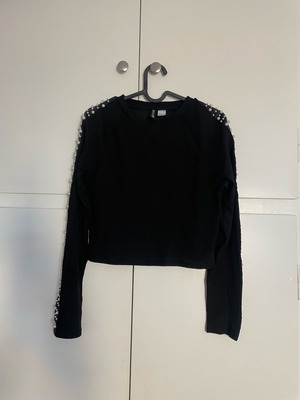 Black crop top with pearl sleeves H&M used, size S