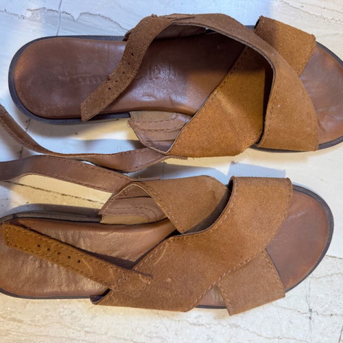 Tamaris women's brown leather sandals like new, size 42
