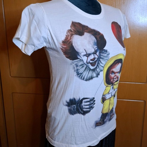IT T-shirt new, size XS-S, multicolor