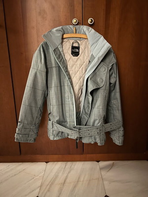 The North Face HyVent women's jacket size S like new