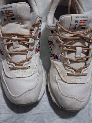 New Balance 574 sneakers size 37.5, like new, white embroidered