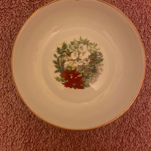 Kaiser porcelain bowl Christmas like new (15x15cm)