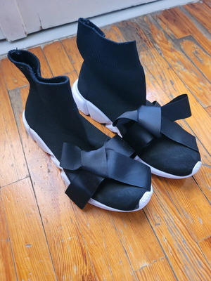 Lynne sneakers size 40 like new, black and white