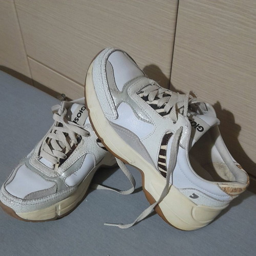 Gioseppo athletic shoes size 37 very good condition