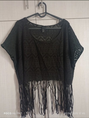 Fringed perforated black t-shirt like new H&M size S