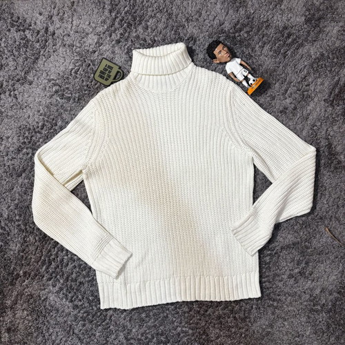Bershka White Wool Turtleneck Sweater like new, size M