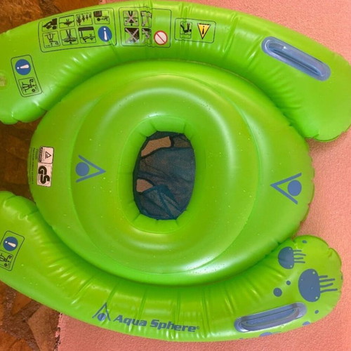AQUA FRESH baby float like new for sea training