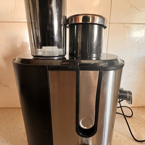 Izzy juicer new, unused