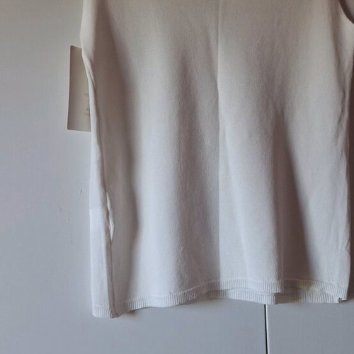 white color blouse Frida Kahlo