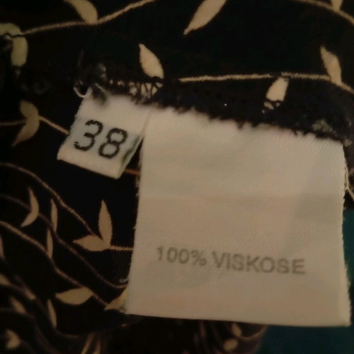Sempre wrap skirt like new, dark blue with ecru leaf pattern, S/M
