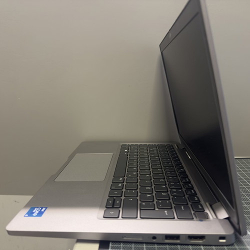 Dell Latitude 5320 laptop like new, i5-1145G7, 16GB RAM, 256GB SSD