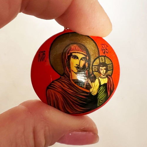 Hand-painted miniature pendant like new, Virgin Mary with Christ 1990s