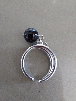 Silver chevalier ring 925 used with black charm