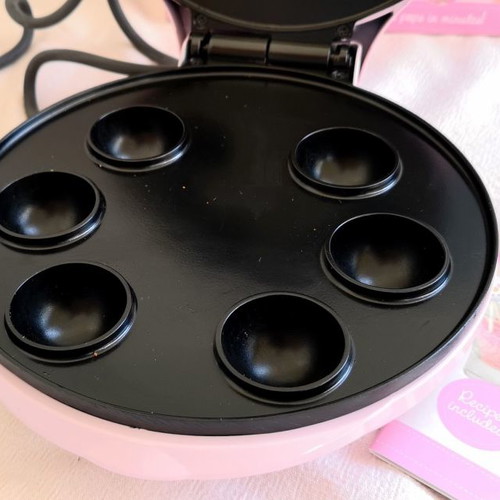 Cake Pop Maker new with adapter and recipe book