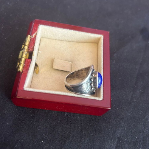 Silver 925 vintage ring with blue stone like new