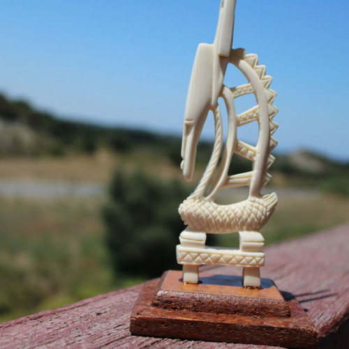 Handmade Decorative Gazelle from Côte d'Ivoire 1975 like new