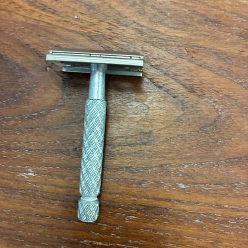 Gillette Tech razor used with slight corrosion